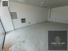 Golden investment opportunity: 600 sq. ft commercial shop suitable for all activities, near Al Aqsa