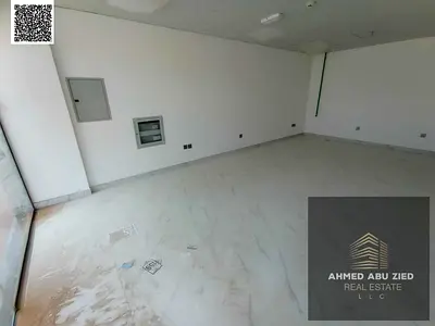 فرصة ذهبية للاستثمار محل تجاري يصلح لجميع الانشطة التجارية _تبلغ مساحته600 قدم _ _صيانة كاملة علي المالك _ا قريب من مدرسة الاقصي لسعر الافضل بعجمان