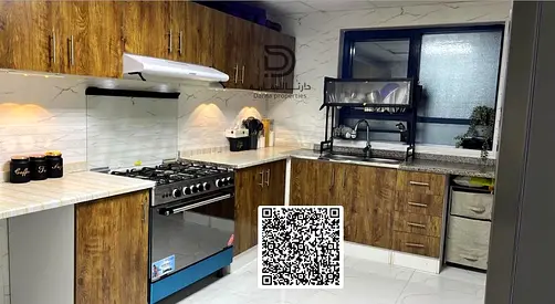 شقة واسعة للبيع في أبراج الخور – عجمان، غرفتين وصالة مع 3 حمامات وغرفة خادمة وبلكونة، مساحة 141 متر مربع، الطابق المتوسط، فرصة استثمارية وسكنية رائعة