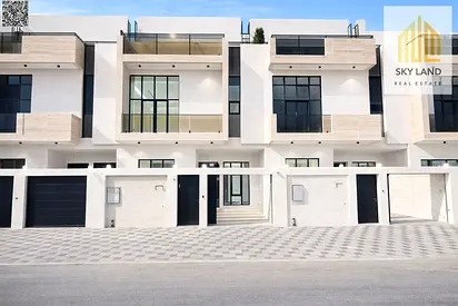 For sale: Unmissable opportunity! 5-bedroom townhouse with a roof terrace, registration fees included, in the Al Yasmin area. Bank financing available
