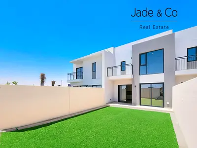 Community Expert | Available Now | Prime Location