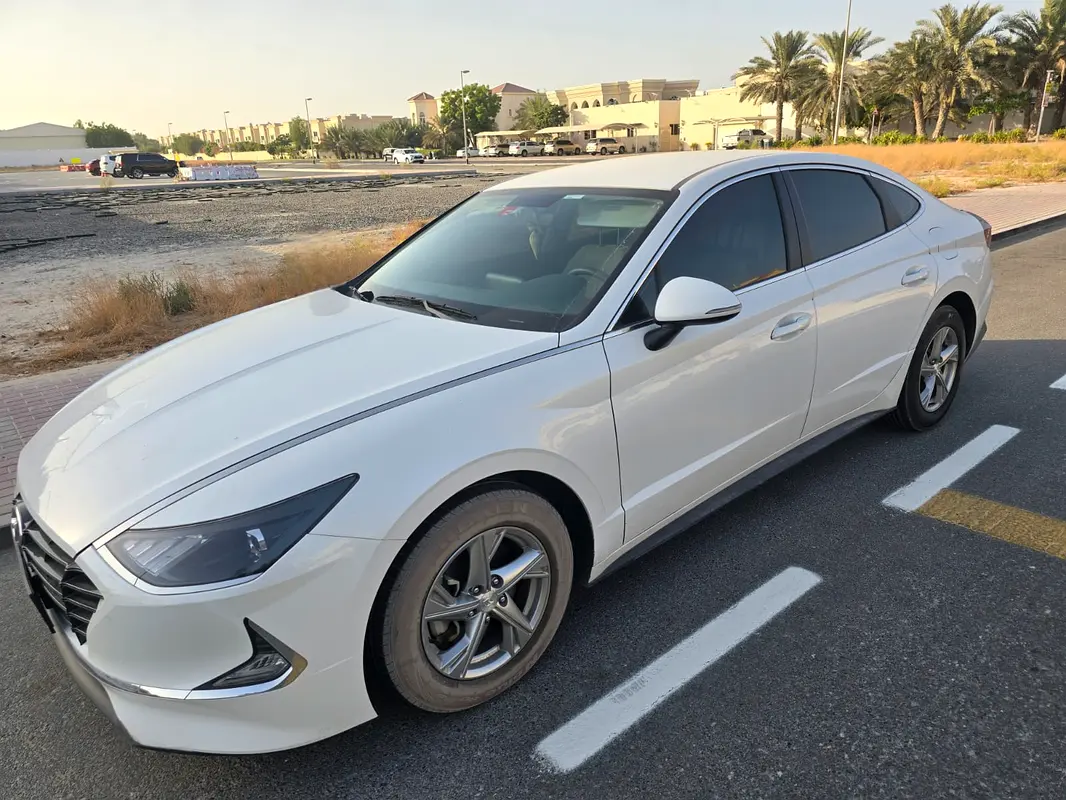 Hyundai Sonata 2020 — photo 1 of 5