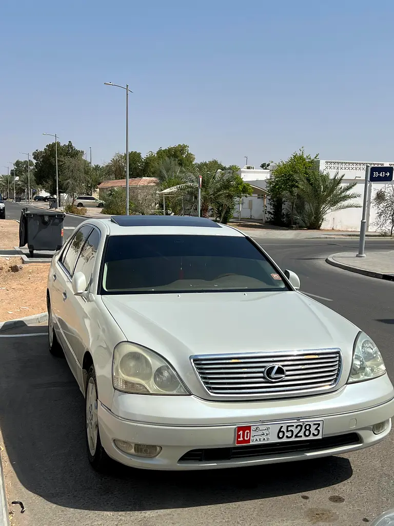 Lexus LS-Series 2001 — photo 1 of 12