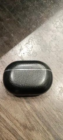 Used black soundperts wireless earbuds charging case (generic) - good condition