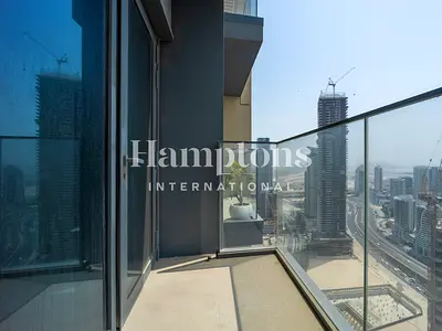 High Floor | Unfurnished | Walkable to the Mall