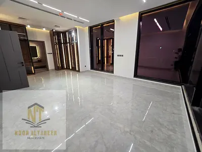 فرصة مميزة لامتلاك فيلتين فاخرتين بتصميم عصري في موقع مميز بمنطقة الحوشي، أول ساكن ومجهزتين بنظام سمارت هوم مع تشطيبات راقية ومساحات واسعة تناسب العائ