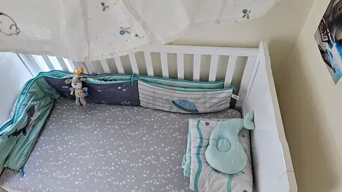 Giggles baby crib bed