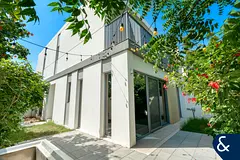 Corner Plot | 4 Bed + Maid | Near Park