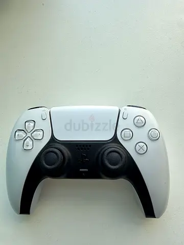 PlayStation 5 controller white with stick drift on left joystick 55 AED (FINAL PRICE)