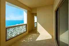 Available I Unfurnished I Sea View