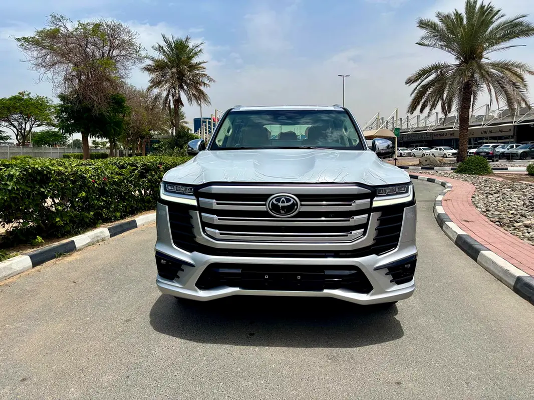Toyota Land Cruiser 2026 — photo 1 of 20