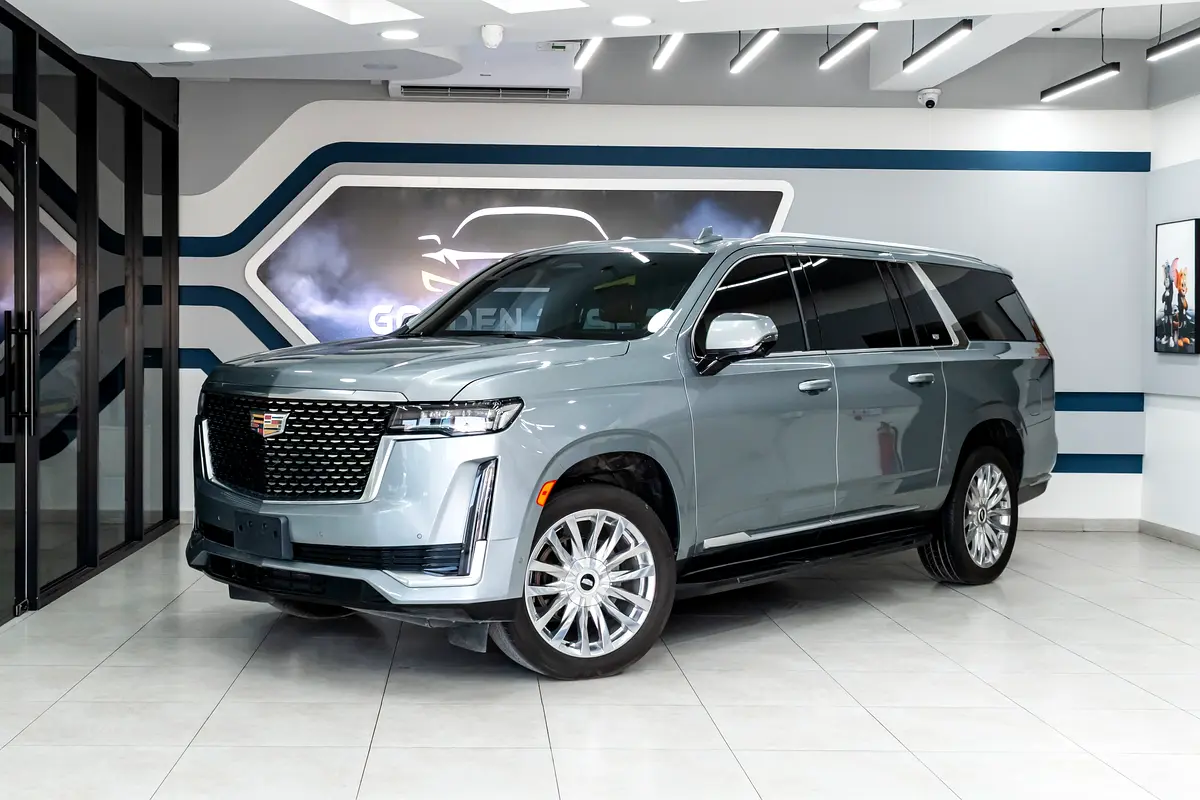 Cadillac Escalade 2023 — photo 1 of 16