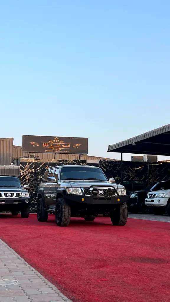 Nissan Patrol Safari 2016 — photo 1 of 12