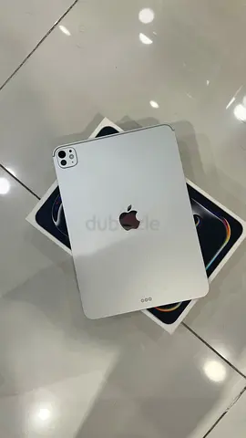 iPad Pro M5 256GB نظيف جدًا مع كرتونة