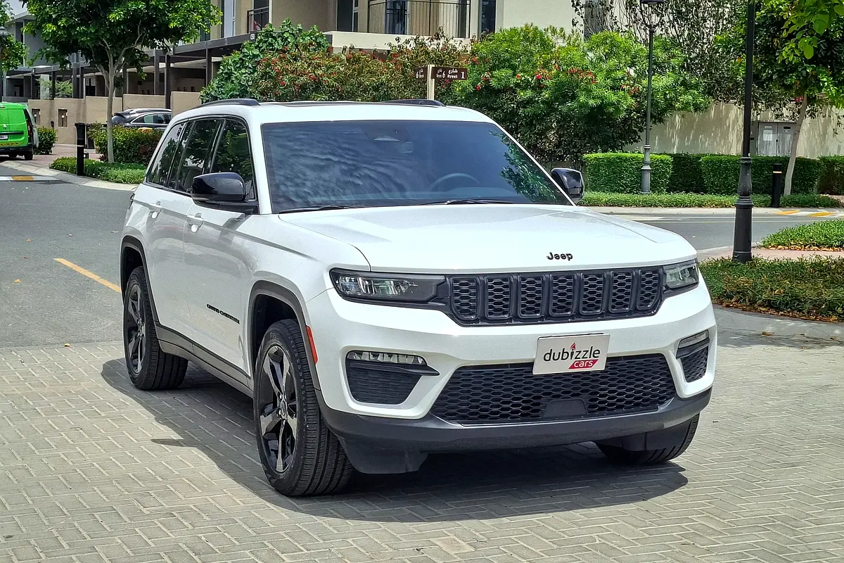 Jeep Grand Cherokee 2024 — photo 1 of 15