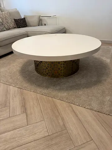 Round coffee table