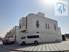 Corner villa with a prime location, high-quality finishes. Price includes fees. Call now.