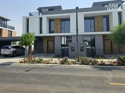 Single Attached | Big Layout | Single Row