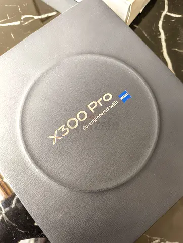 Vivo X300 Pro (ZEISS) - Original Box