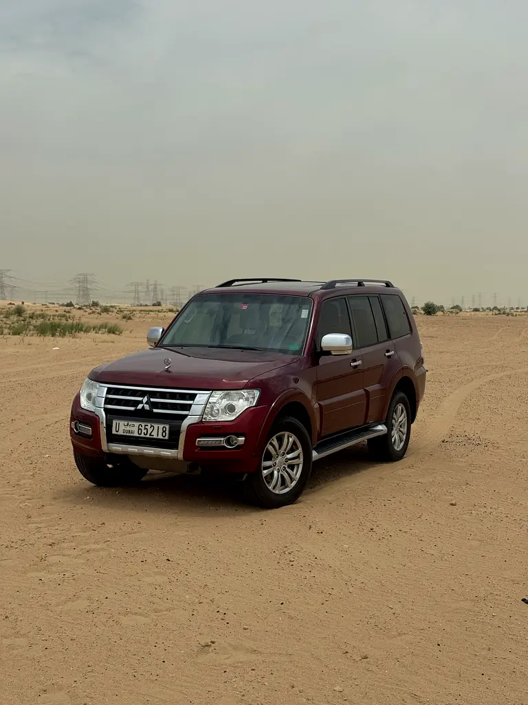 Mitsubishi Pajero 2017 — photo 1 of 10