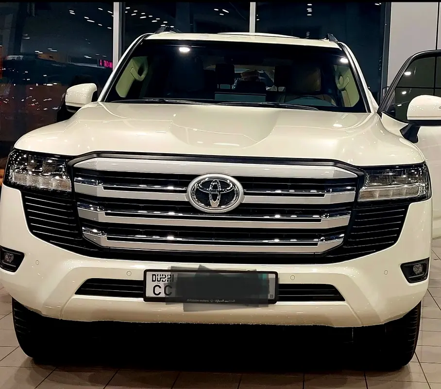 Toyota Land Cruiser 2022 — photo 1 of 12