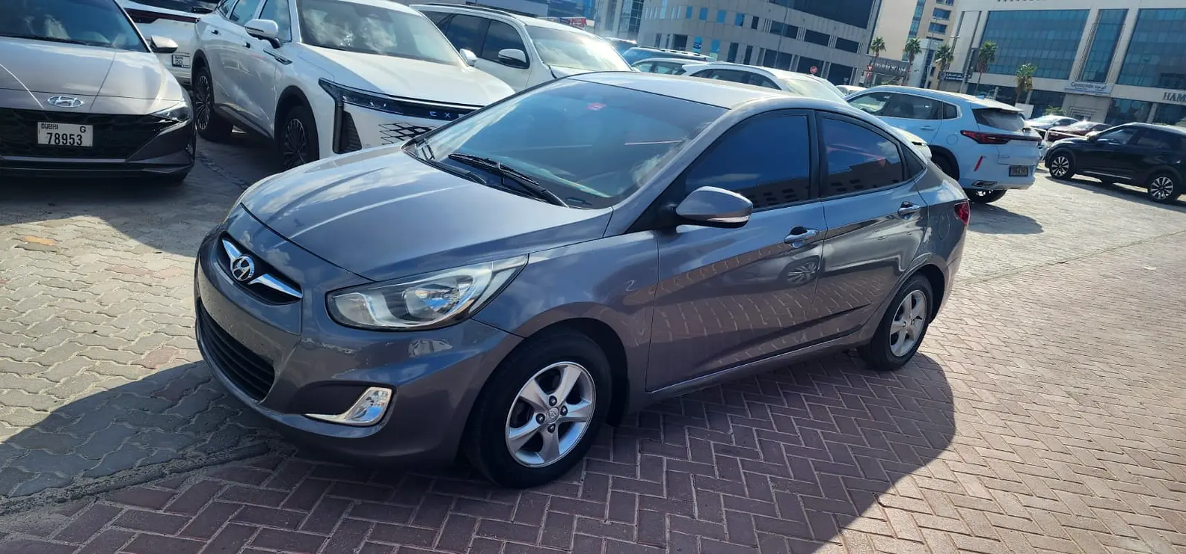 Hyundai Accent 2014 — photo 1 of 6