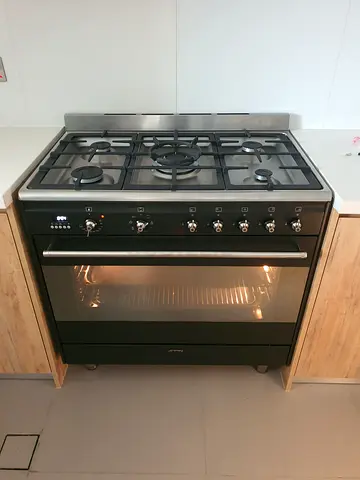 Smeg Top Gas Oven Electric Cooking Range 90CM - Excellent Condition