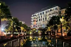 FULLY FURNISHED | LARGE TERRACE | STREET VIEW