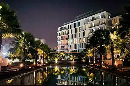 FULLY FURNISHED | LARGE TERRACE | STREET VIEW