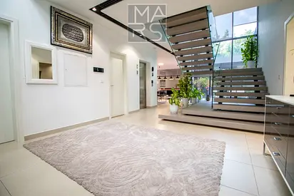 Brand-new 5bhk Signature l ready to move l furniture