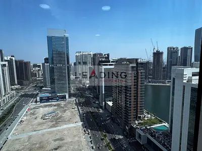 Fully Furnished || Upgraded || Spacious Layout