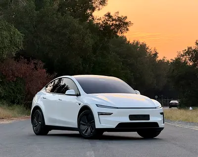 TESLA MODEL Y ( STANDER ) 2026 GCC  تيسلا موديل واي 2026 ستاندر خليجي