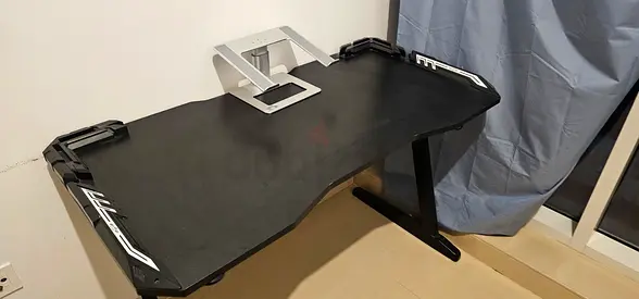 Gaming desk