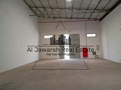 للإيجار السنوي – مستودع في أم القيوين كود العقار: 3171 فرصة مناسبة لاستئجار مستودع في موقع مميز بإمارة أم القيوين، حيث يقع على الشارع الرئيسي