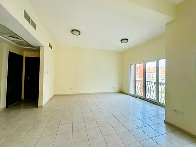 STREET 8 | 2 + Store + Laundry with 2 Balconies