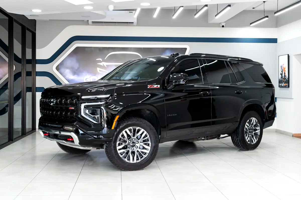 Chevrolet Tahoe 2025 — photo 1 of 17