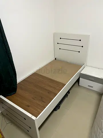 Bedset and table