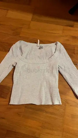 Gray long sleeve top