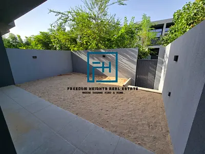 4-Bedroom Middle Townhouse for Sale in Sequoia, Masaar (Freehold)
