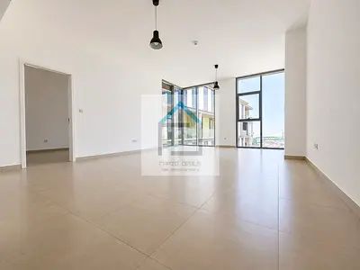 Bright and Spacious 2BR Apartment - Vacant Unit