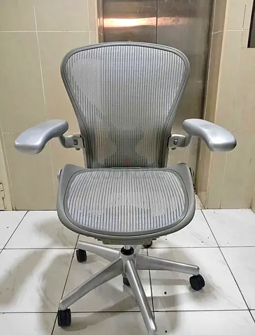Hermanmiller aeron chair