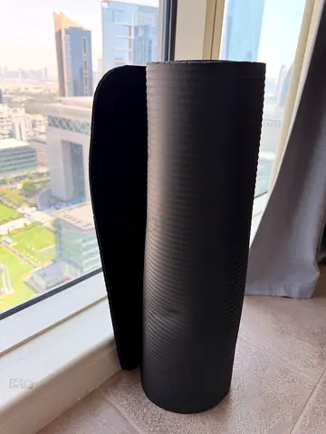 Black Yoga/Pilates Mat – Good Condition