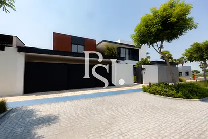 Single Row | High Ceiling | Premium Villa