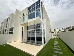 3 Bedrooms + Maid | Corner Unit | Big Lay out | Vacant