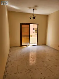 Very nice apartment with an open view and balcony, spacious, in a great location close to all servic