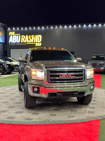 GMC Sierra SLE 2015 GCC Specs - Well Maintained