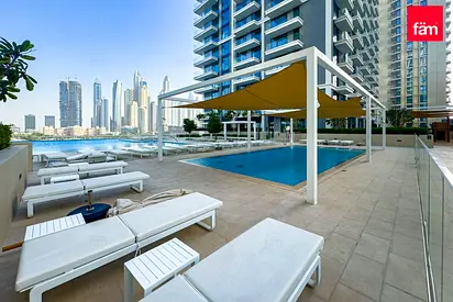 Breathtaking Marina Skyline and Sea Views