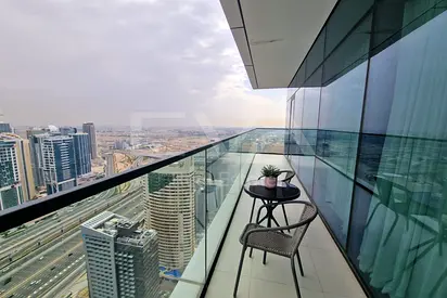 HIGH FLOOR | CORNER UNIT | VACANT