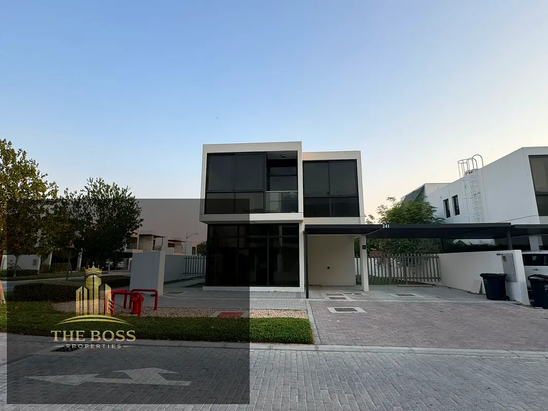 Big Plot | Corner Unit | Vacant | Good Condition