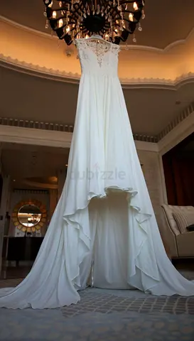 Ivory Lace-Back Chiffon Wedding Dress with Train - Size Approx 8-10